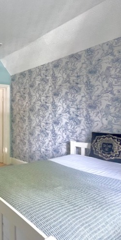 Interconnecting family room for 3