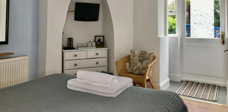 Small Double Garden Room